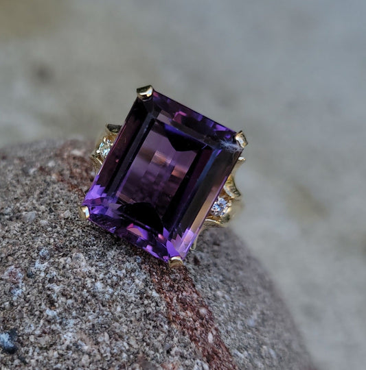 14k gold emerald cut amethyst & diamond cocktail estate ring