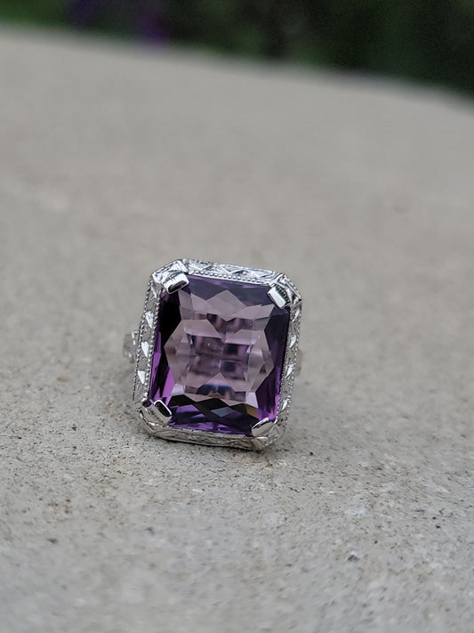 18k white gold emerald cut AMETHYST estate Art Deco ring